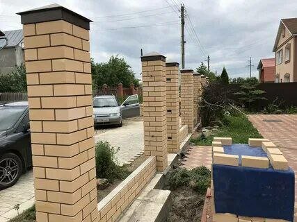 забор столбы из кирпича, забор из кирпича, столбики из кирпича для забора, кирпичные столбы для забора, столбики из кирпича