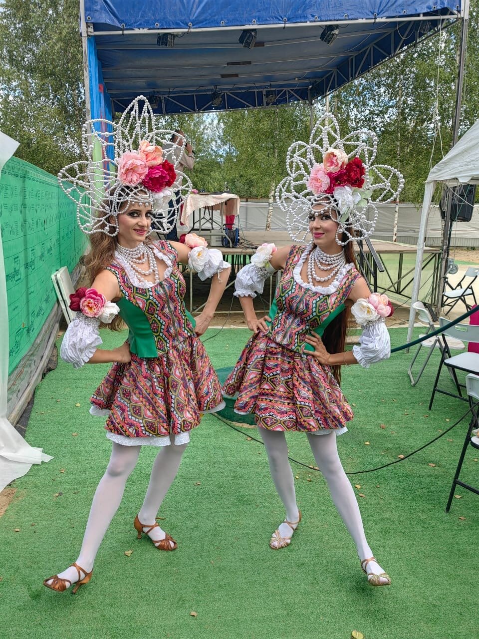 русско народный костюм натальи букхановой, стилизованный русский костюм, костюм в русском стиле, народный стилизованный костюм, современный народный костюм