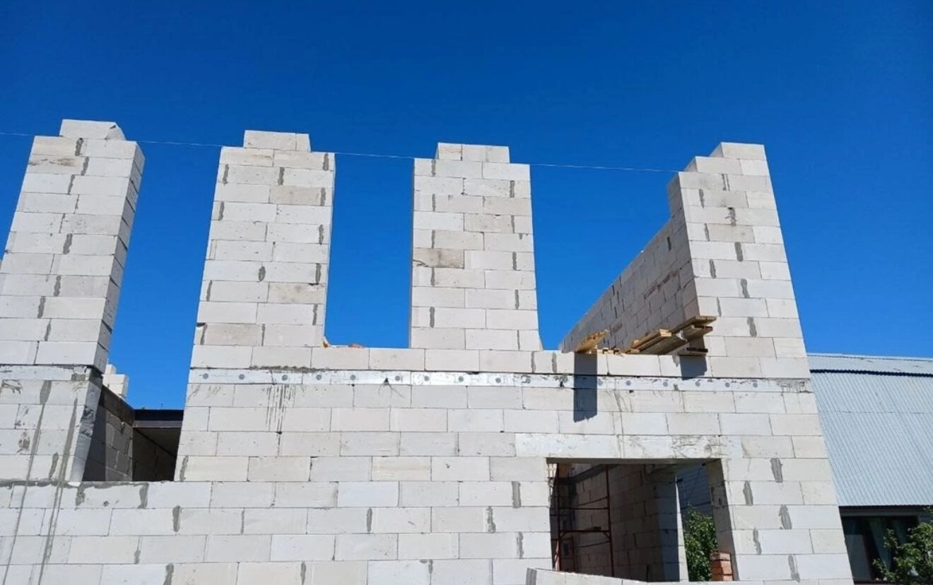 газобетонные блоки, газосиликатные блоки, строительство дома из газобетона, дом из газосиликатных блоков, кладка стен из газобетонных блоков