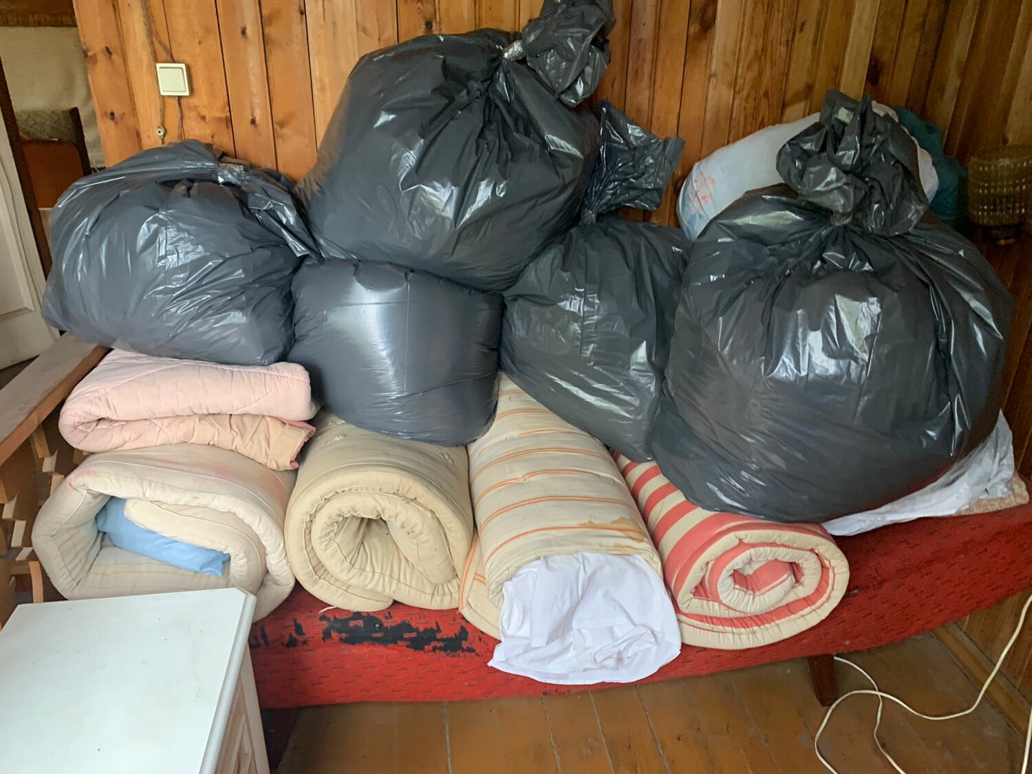 отходы, бытовые отходы, текстильные отходы, пакет с вещами, городской мусор отходы