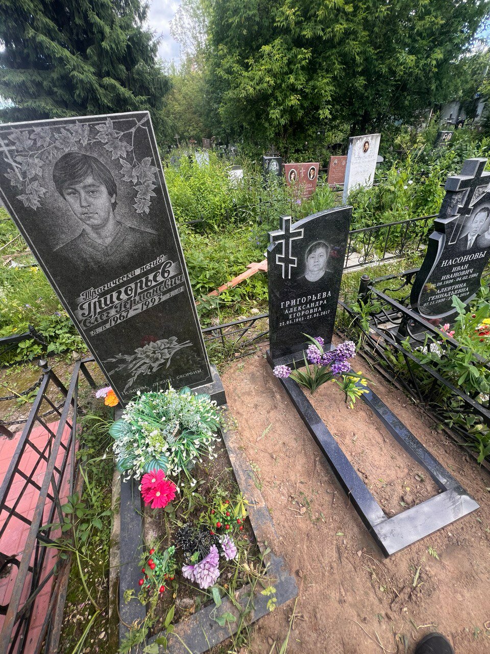 памятник, памятники на кладбище, надгробные памятники, могила кладбище, памятника на могилу