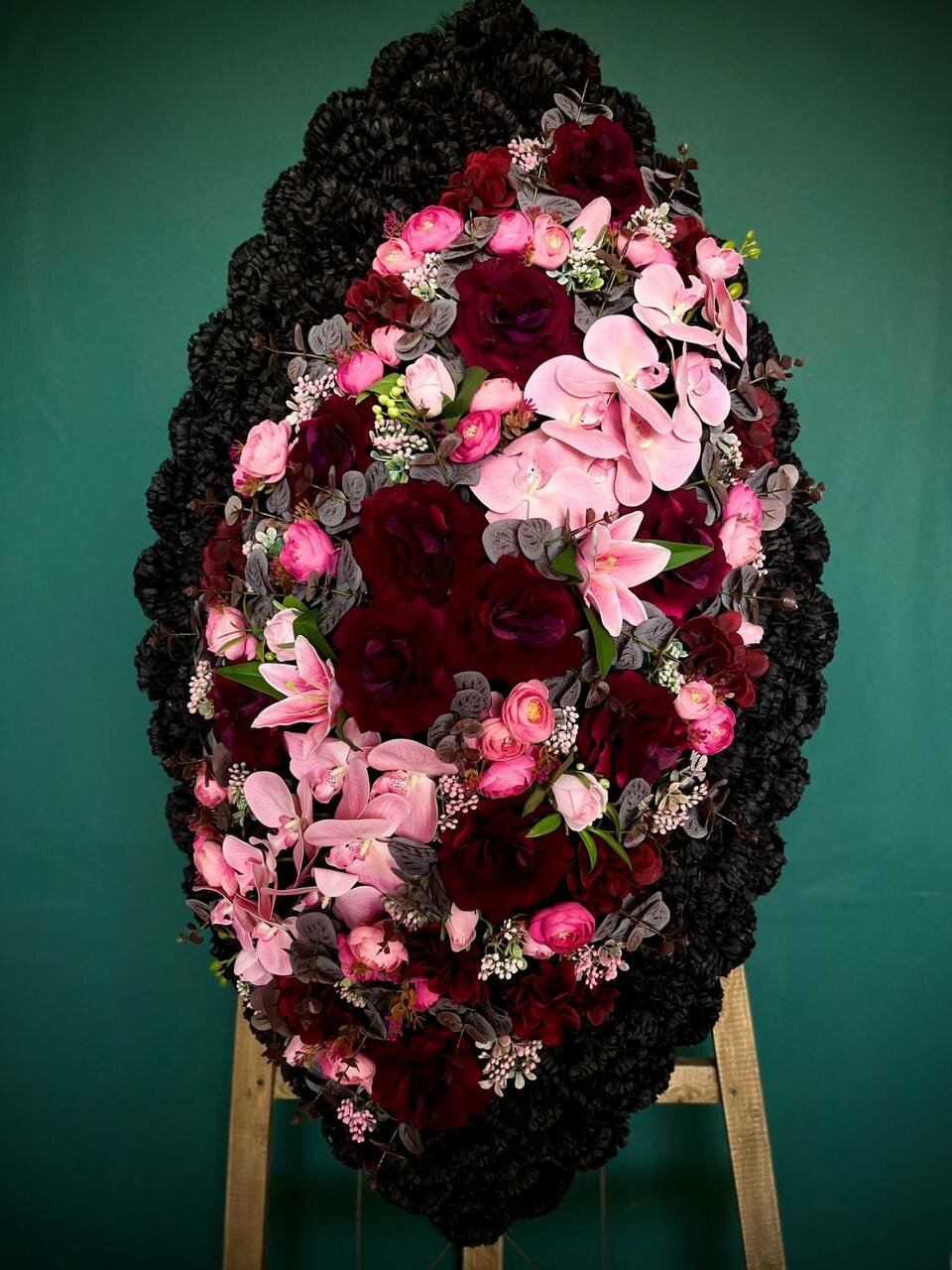 ритуальные венки, ритуальные венки из искусственных цветов, ирида ритуальные венки, венки похоронные, траурные венки