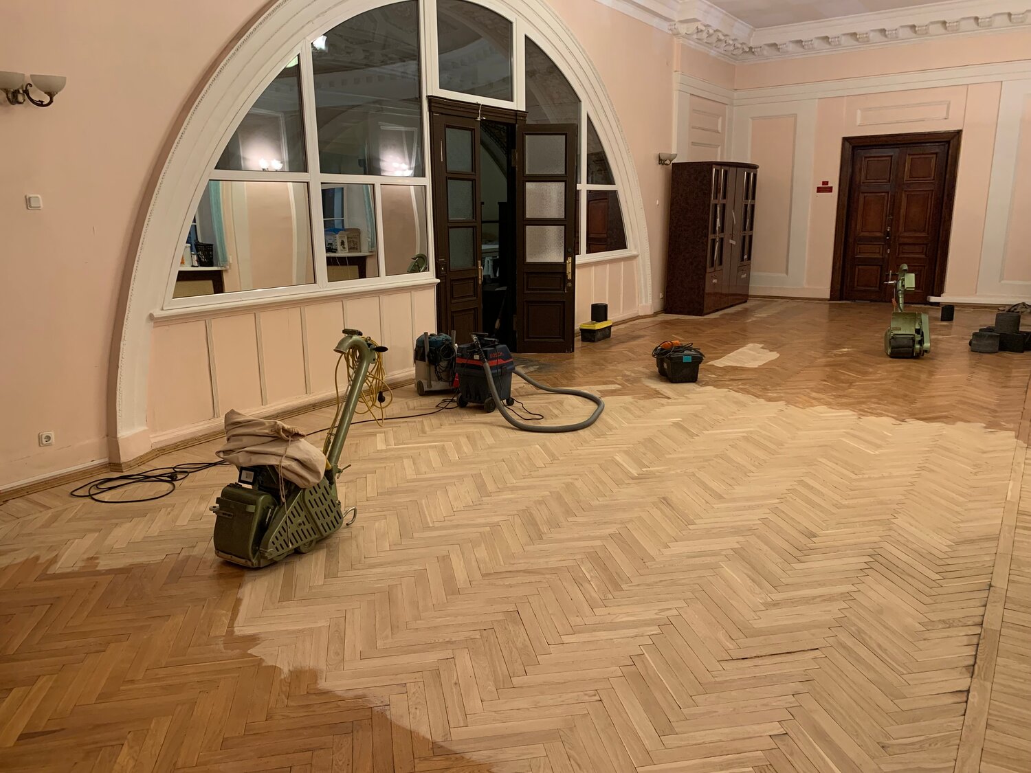 циклевка паркета, циклевка полов, циклевка пола, отциклевать паркет, шлифовка паркета