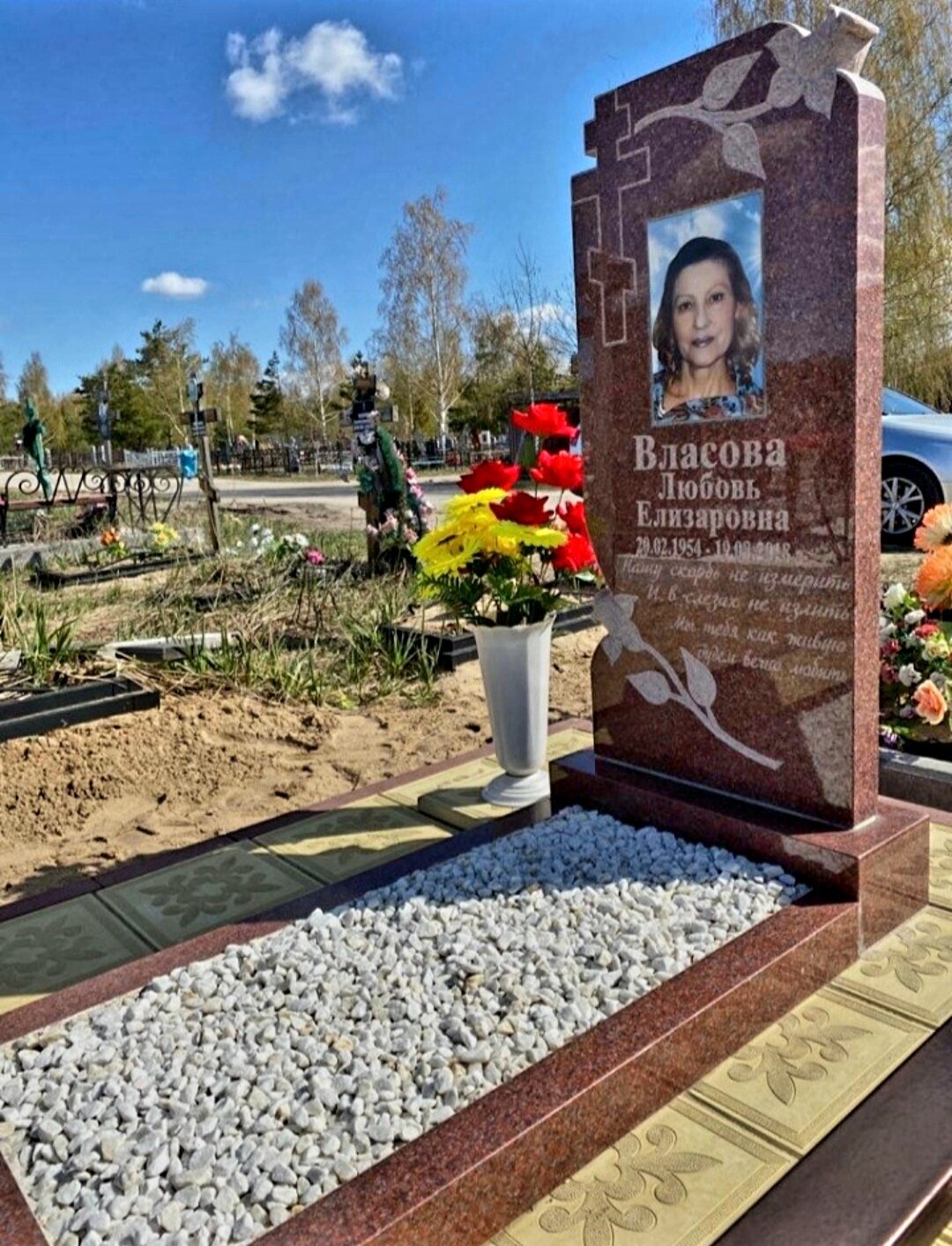 памятник красный гранит, памятник, гранитные памятники, памятник из красного гранита, памятники надгробные