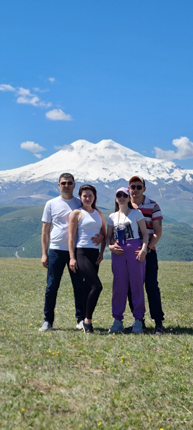 эльбрус горы, поляна эммануэля эльбрус, горы кавказа эльбрус, гора эльбрус летом, вид на эльбрус