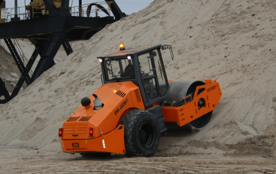 Аренда катка: Грунтового Катка  весом 14 тонн HAMM / AMMNN / BOMAG