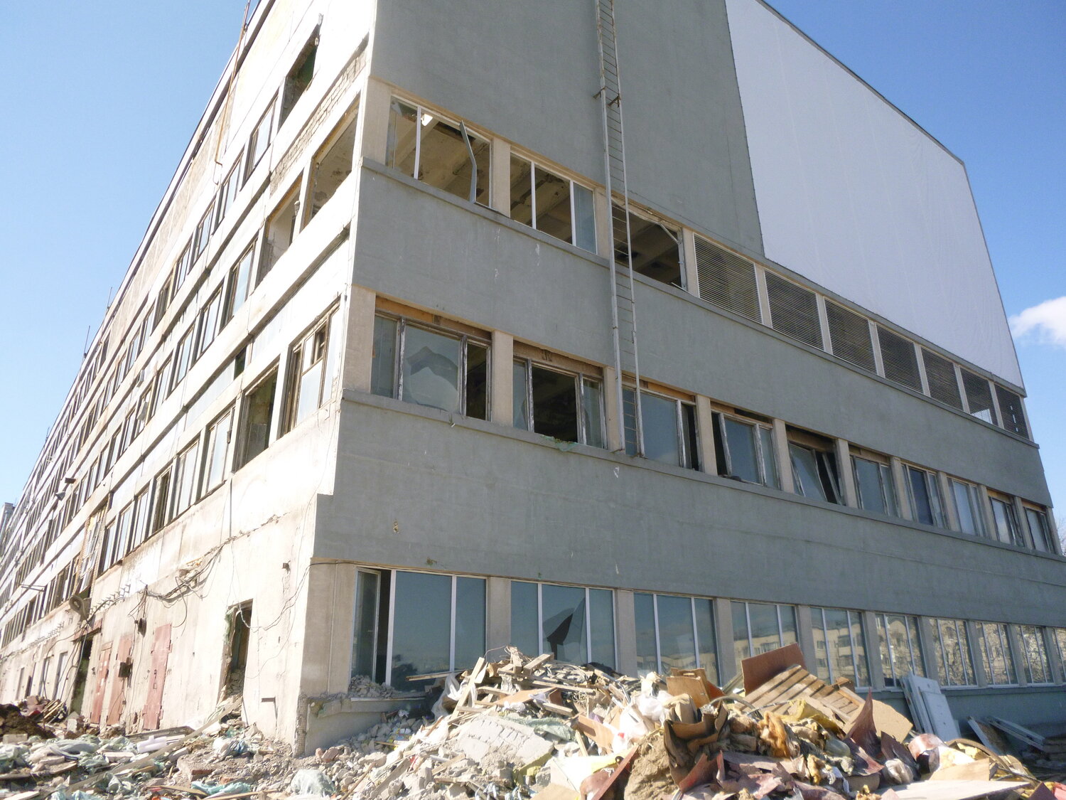 здание, заброшенный завод имени лихачева, building, завод, заброшенное здание