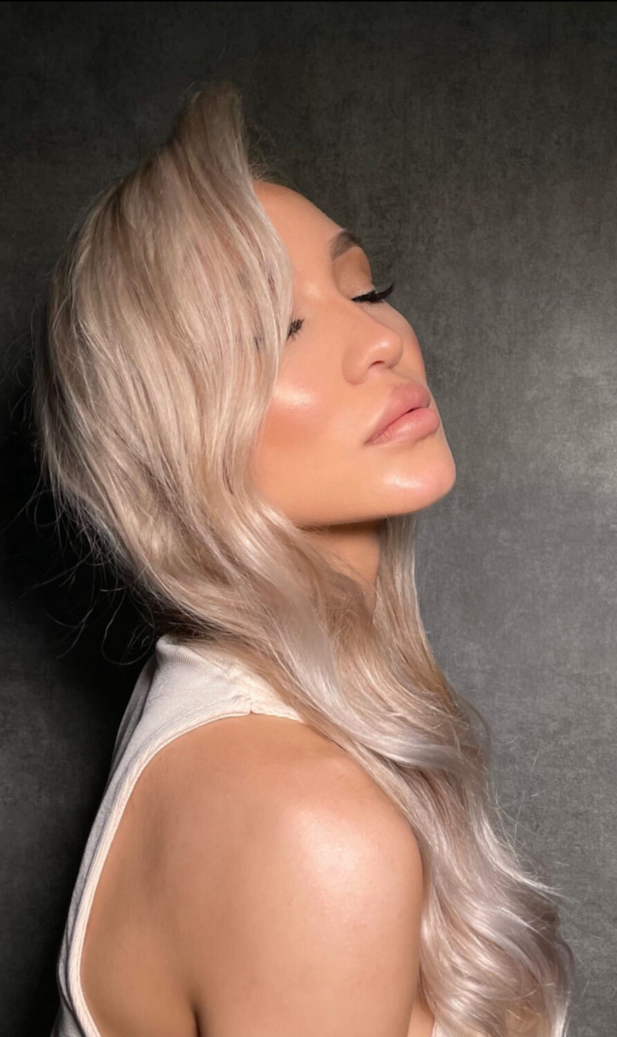 модные оттенки блонд, блонд, макияж, модное окрашивание для блондинок, kimberly kardashian