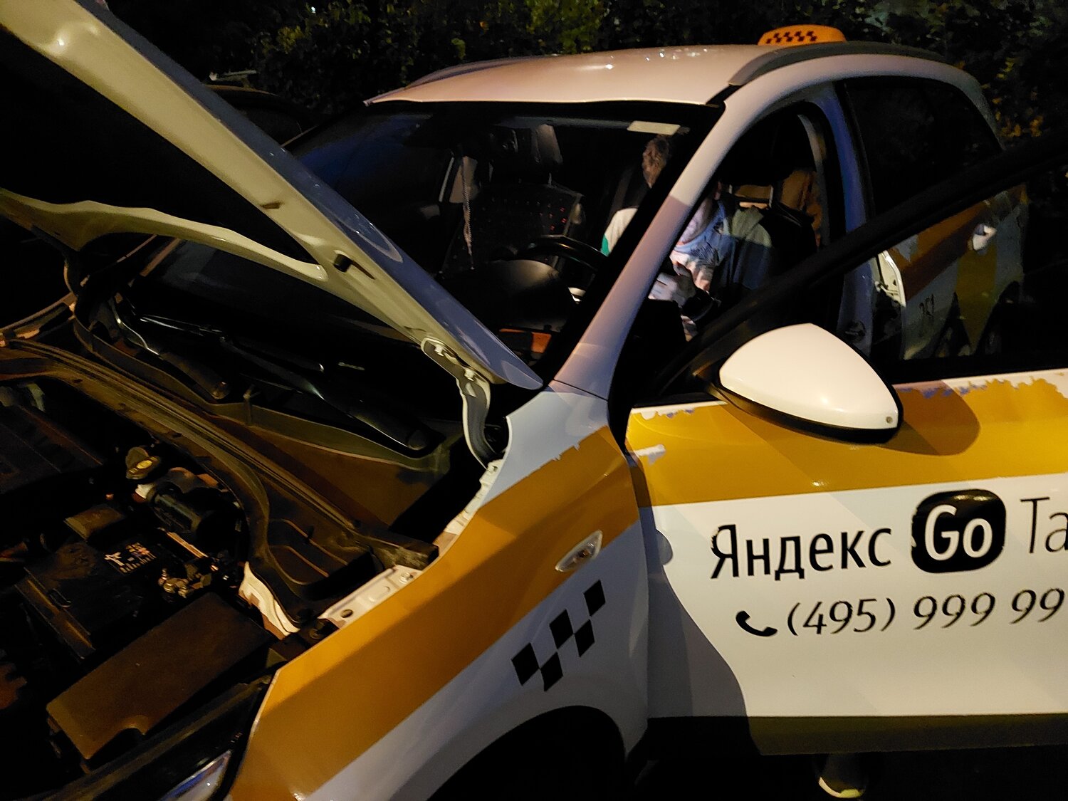 машина яндекс такси, такси, такси в москве, hyundai solaris taksi, машина такси