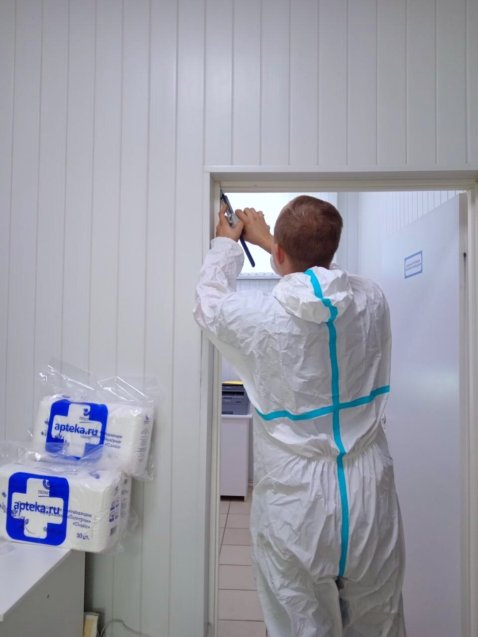 комбинезон одноразовый защитный, комбинезон защитный медицинский, комбинезон медицинский, костюм медика, комбинезон одноразовый