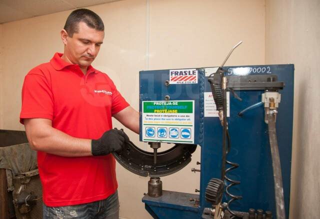 клепка колодок грузовых автомобилей, шиномонтажное оборудование, шиномонтаж, шиномонтаж колесо, вулканизация шин