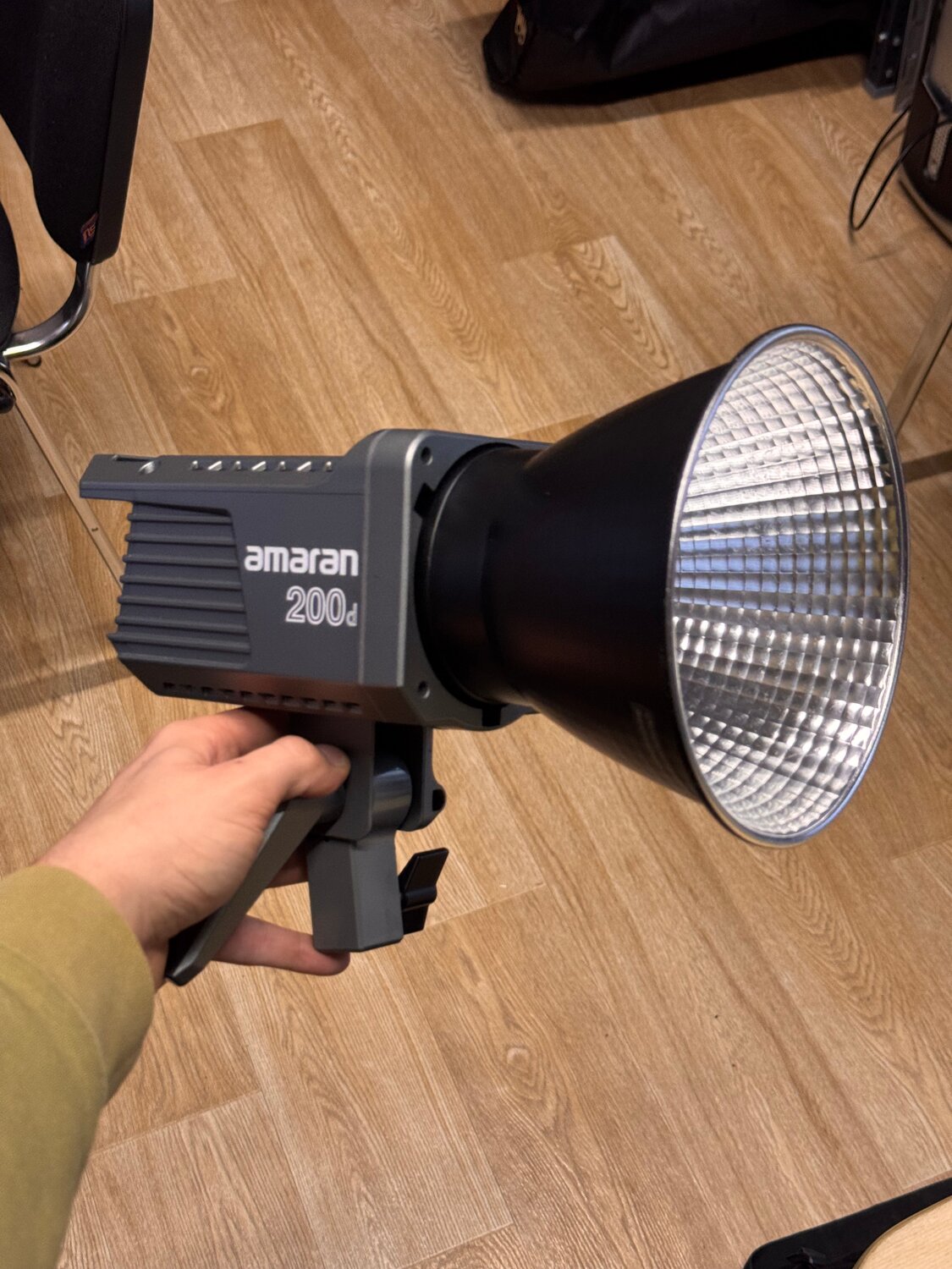 светодиодный светильник aputure amaran, aputure amaran, светодиодный осветитель aputure light storm ls, светодиодный осветитель amaran, осветитель светодиодный godox