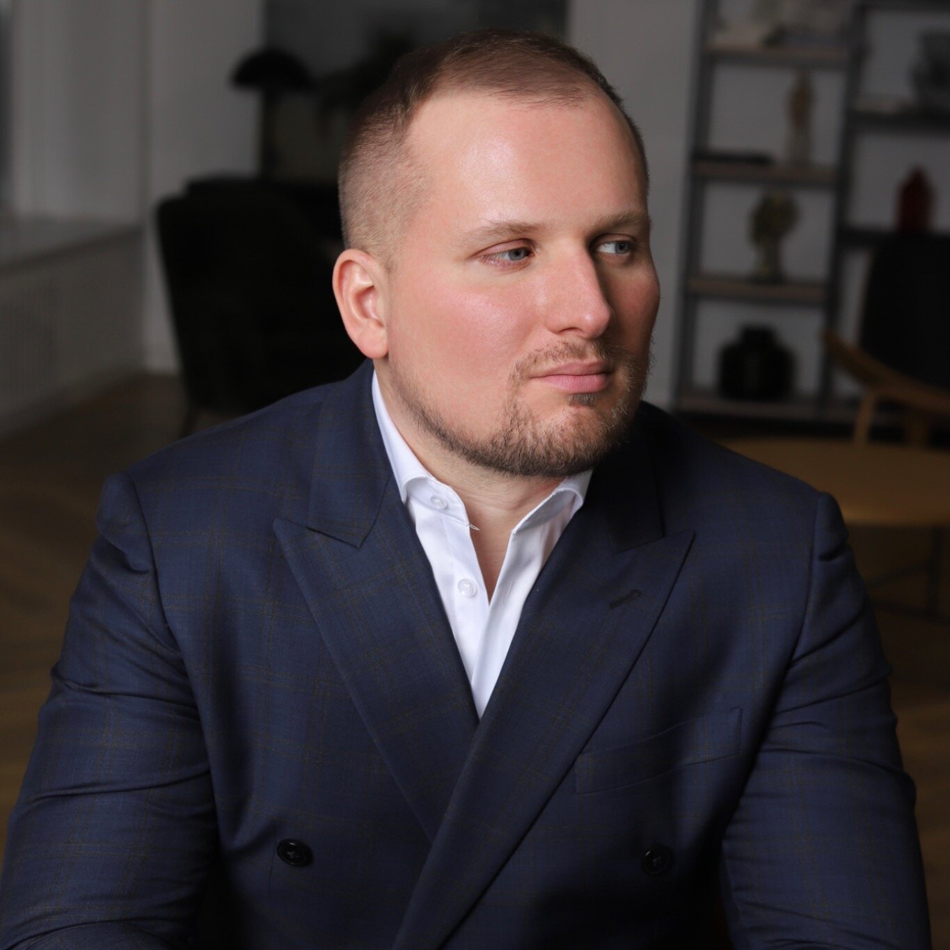 Виктор Левин