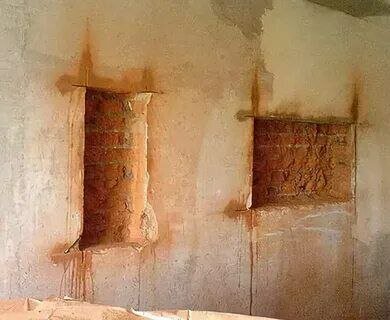 ниши в стене, вентиляционная шахта в квартире, углубление в стене, штукатурка стен глиной, штукатурка стен