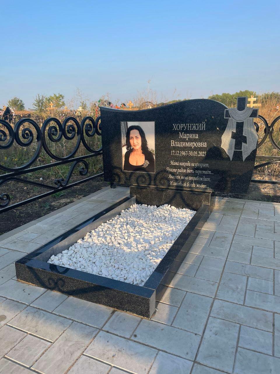 гранитные памятники, могила памятник, надгробные памятники, памятник из гранита, памятники и надгробия