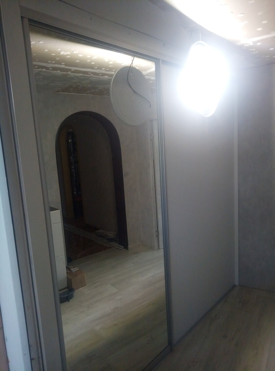 встраиваемые шкафы купе, шкафа купе, шкаф купе на заказ, встроенный шкаф купе зеркальный, встраиваемые шкафы