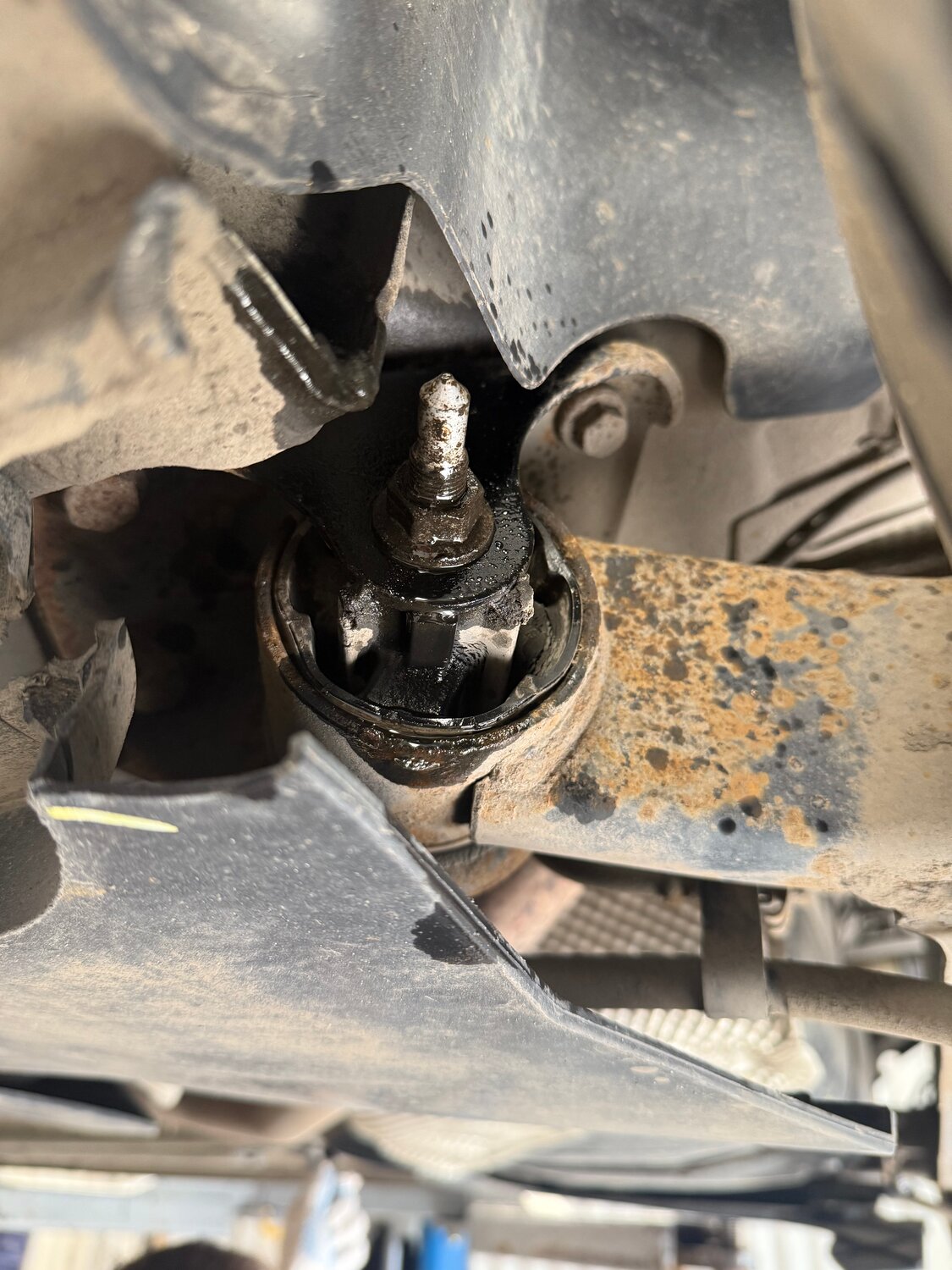 сайлентблок задней балки peugeot 308, замена сайлентблоков задней балки, сайлентблок задней балки citroen c 4, сайлентблок заднeй балки, сайлентблок задней балки пежо