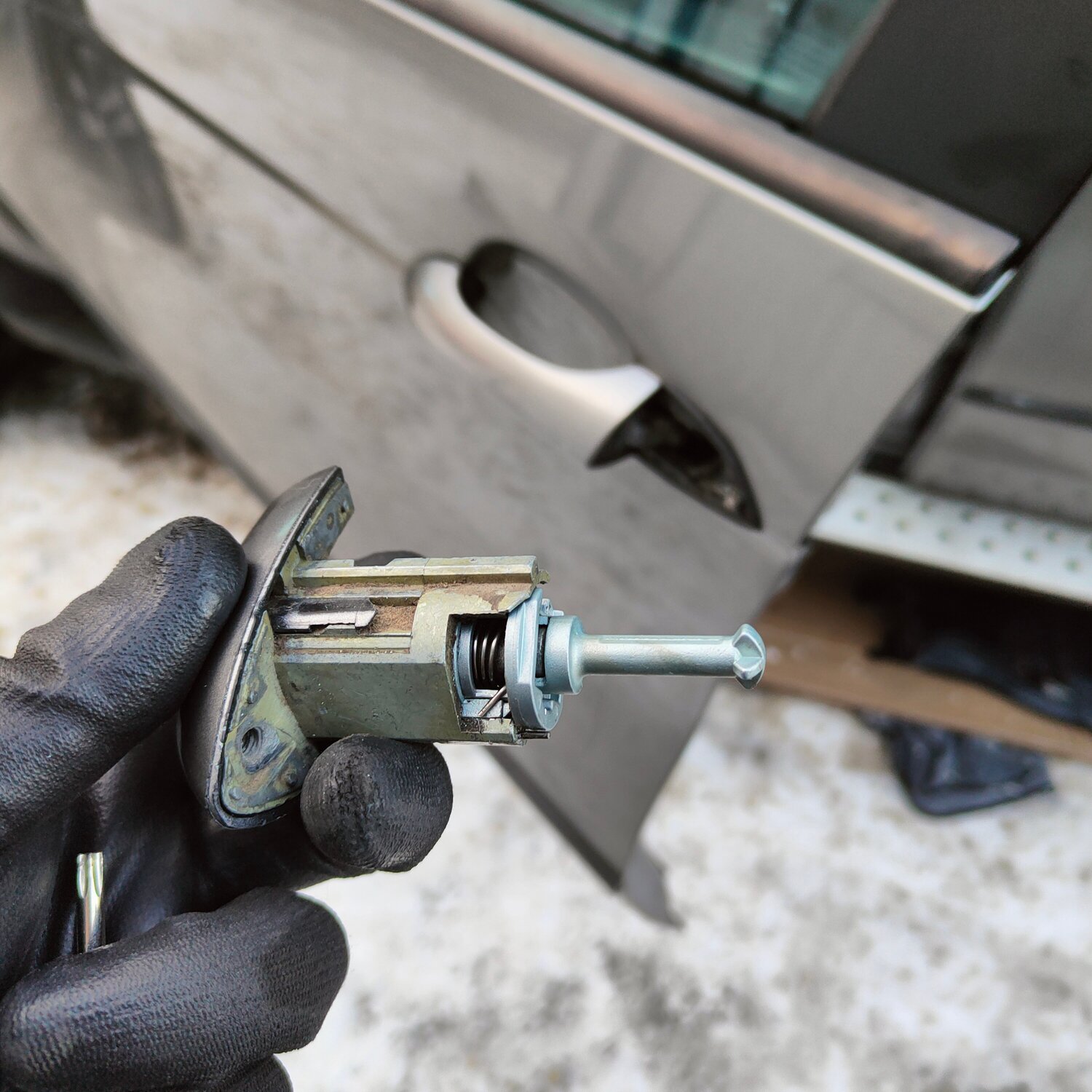 личинка замка двери, личинка дверного замка, замена личинки замка двери, замена личинки замка, личинка замкa зажигания