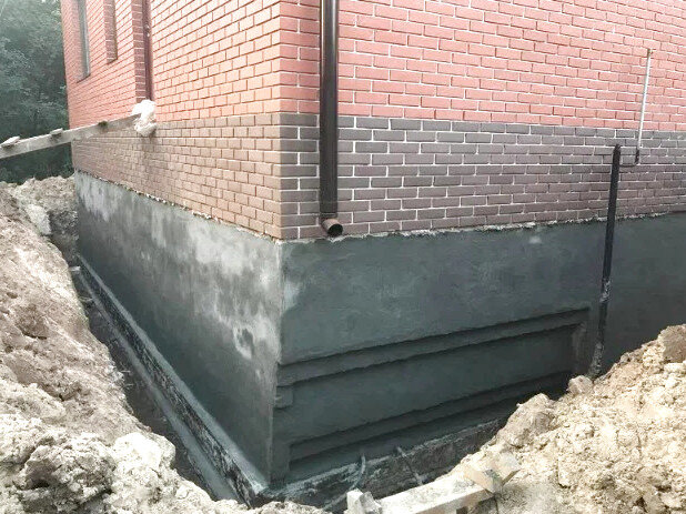 гидроизоляция цоколя и стены, обмазочная гидроизоляция цоколя, гидроизоляция цоколя, гидроизоляция стен подвала изнутри, гидроизоляция фундамента