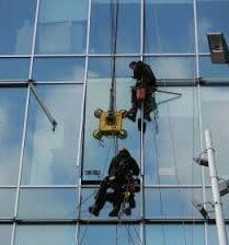 монтаж стеклянных фасадов, высотные работы промышленный альпинизм, остекление фасада, высотные работы, альпинист высотник промышленный