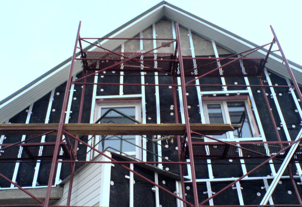 фасадные работы, каркас под сайдинг, утеплитель под сайдинг, металлический каркас под сайдинг, обшивка дома сайдингом с утеплителем