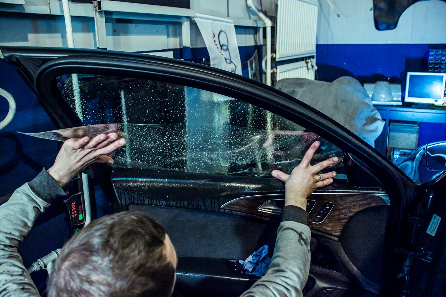 Бронирование стекол автомобиля