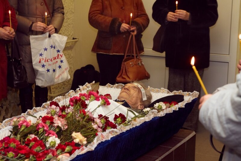 похороны, похороны в открытом гробу, похороны светы, прощание, хоронят в закрытом гробу