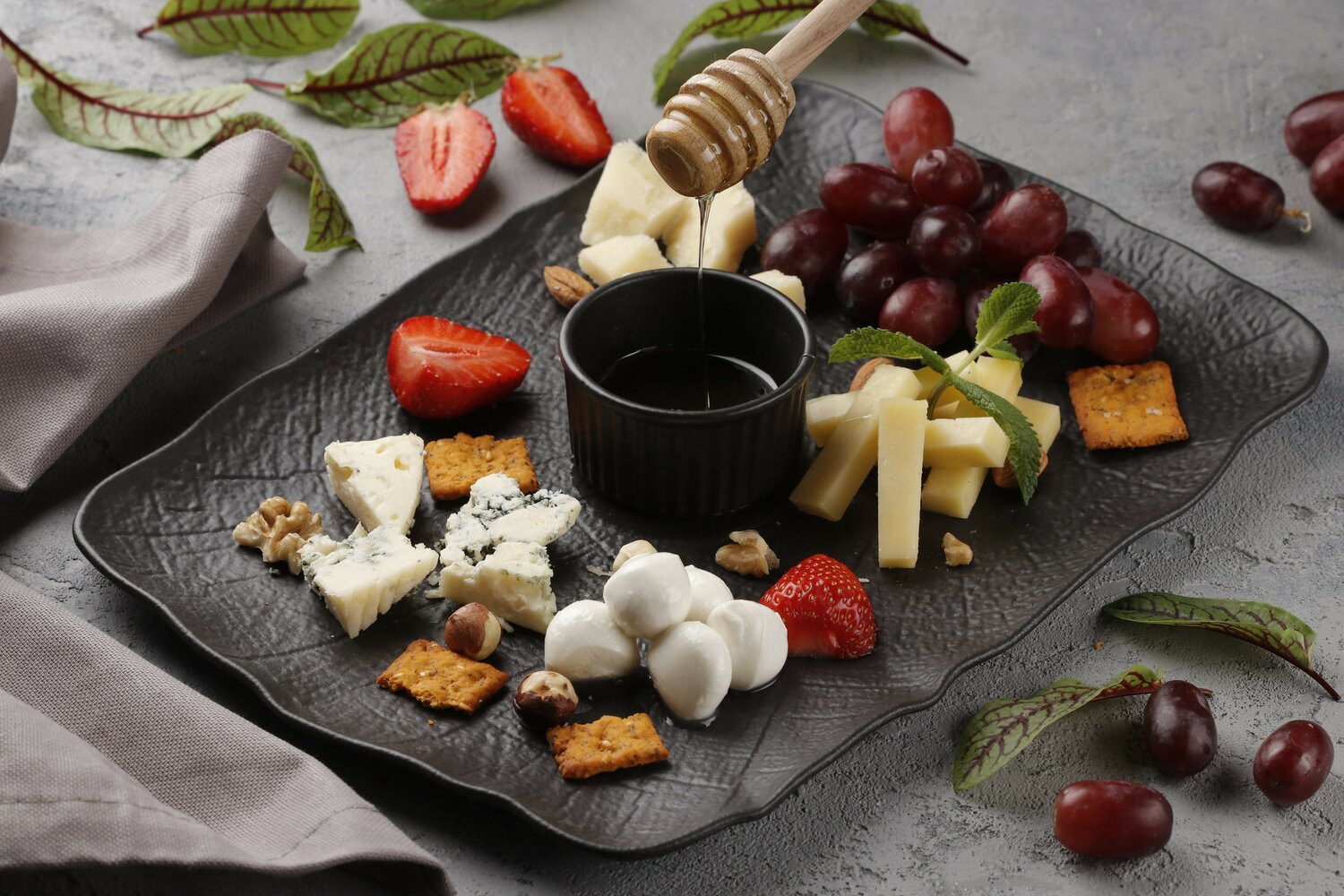 сырное ассорти, сырное ассорти с выпечкой, сырная тарелка, сырное ассорти к вину, мини сырная тарелка
