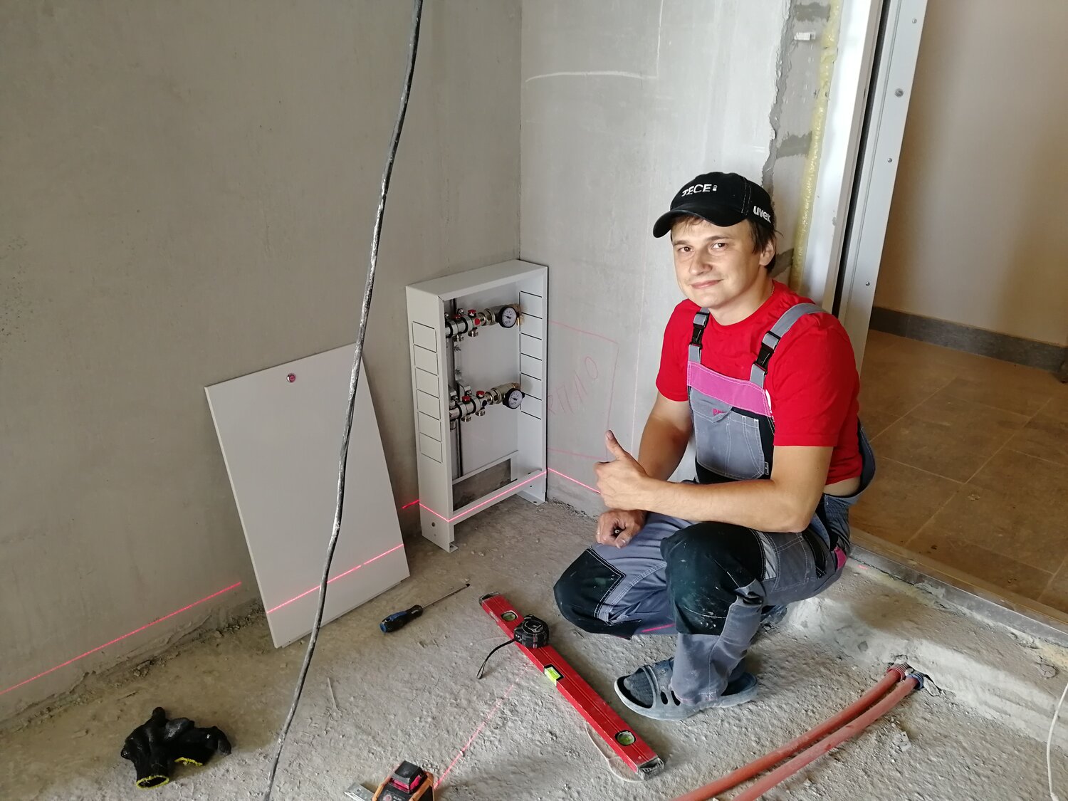 монтаж, укладка крупноформатного керамогранита, электромонтаж, строительный, ручное измерение пол