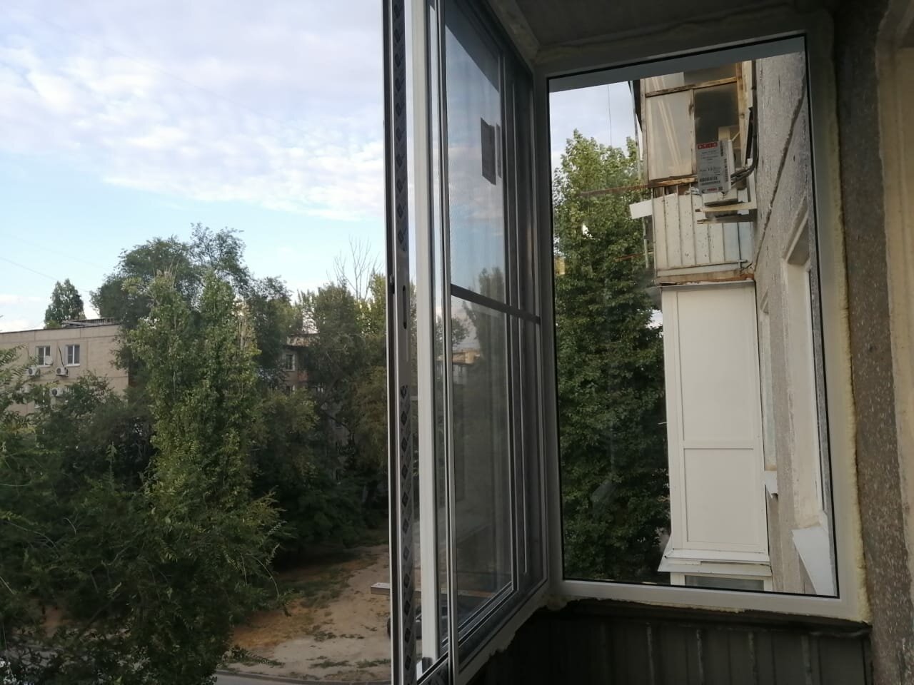 балкон, холодное ролль остекление балкона, алюминиевые окна на балкон, старая балконная рама, лоджия