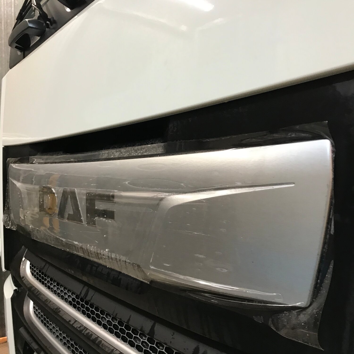 авто, автомобиль, решетки радиатора, brabus led, сетка защитная в бампер для лада веста