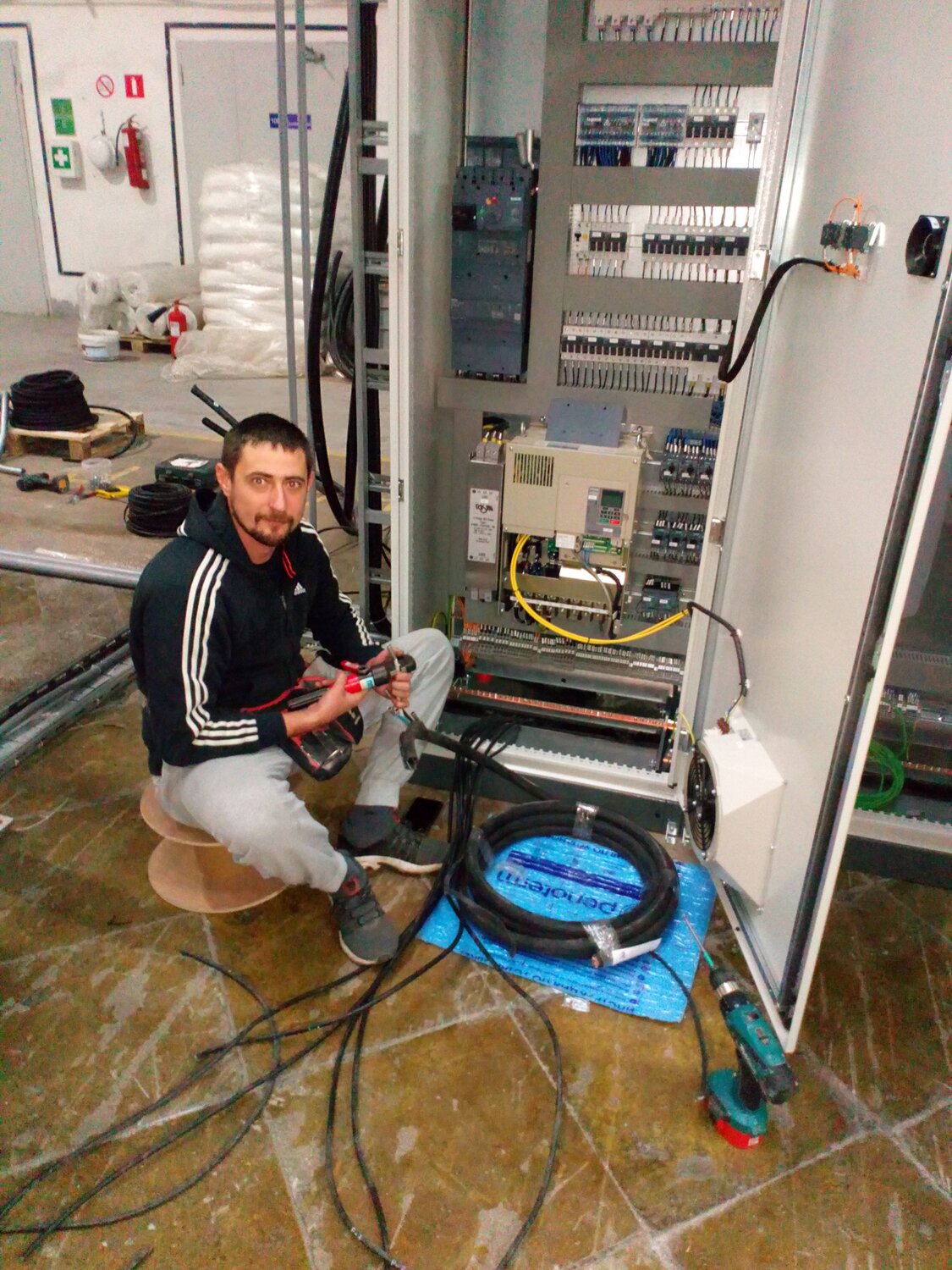 электромонтажные работы, электромонтаж, институт автоматизации энергетических систем, оборудование, электрик слаботочных систем