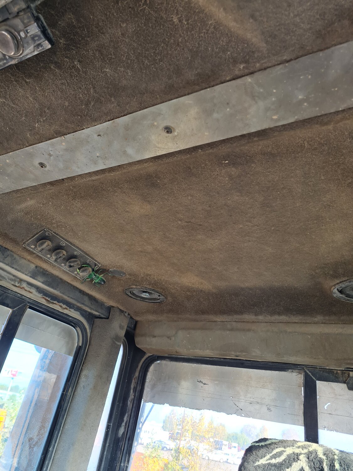 черный потолок уаз 3151, потолок на луаз, 2103 потолок ваз 2103, ваз 2106 с люком, потолок ваз 2115 алькантара