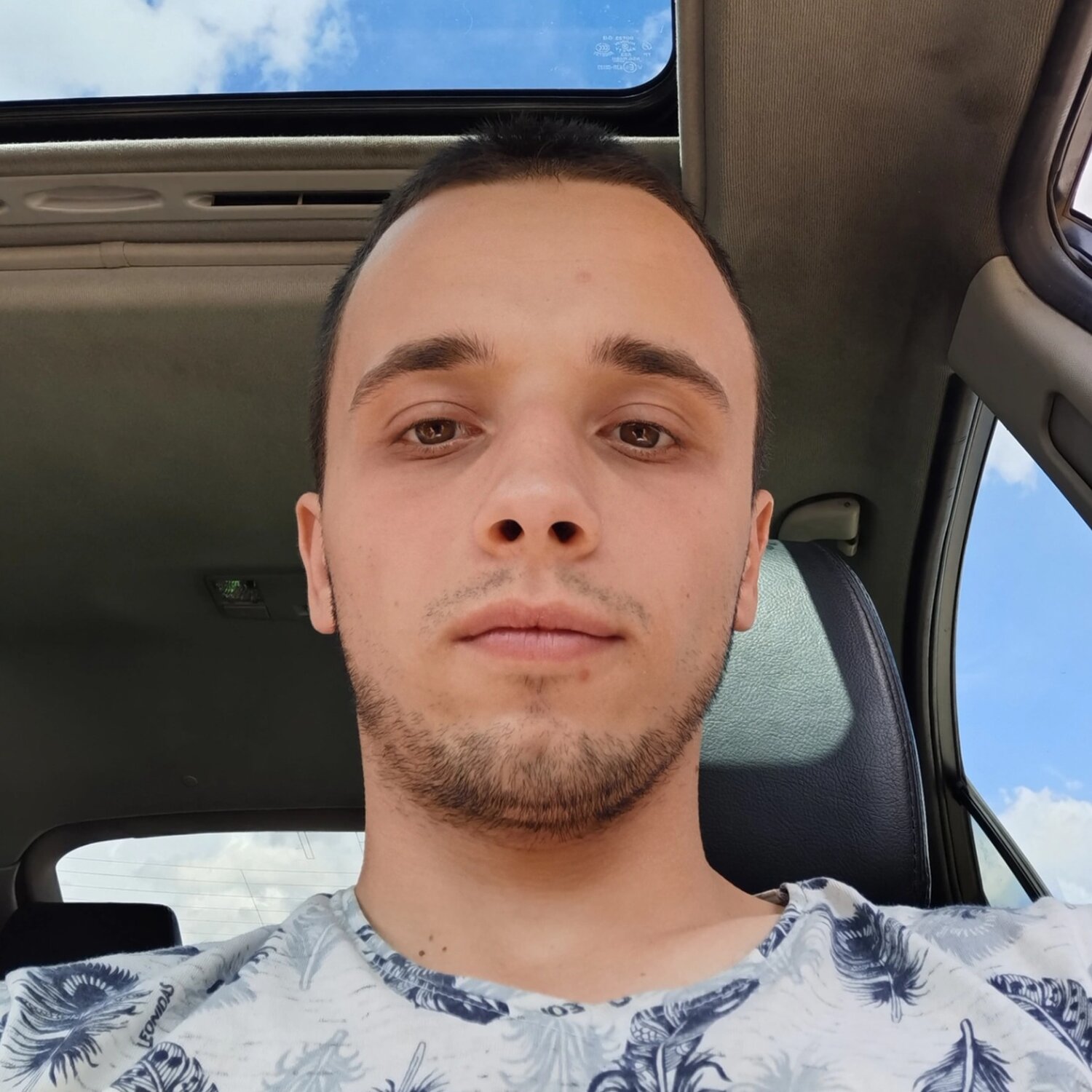 Константин Колесников