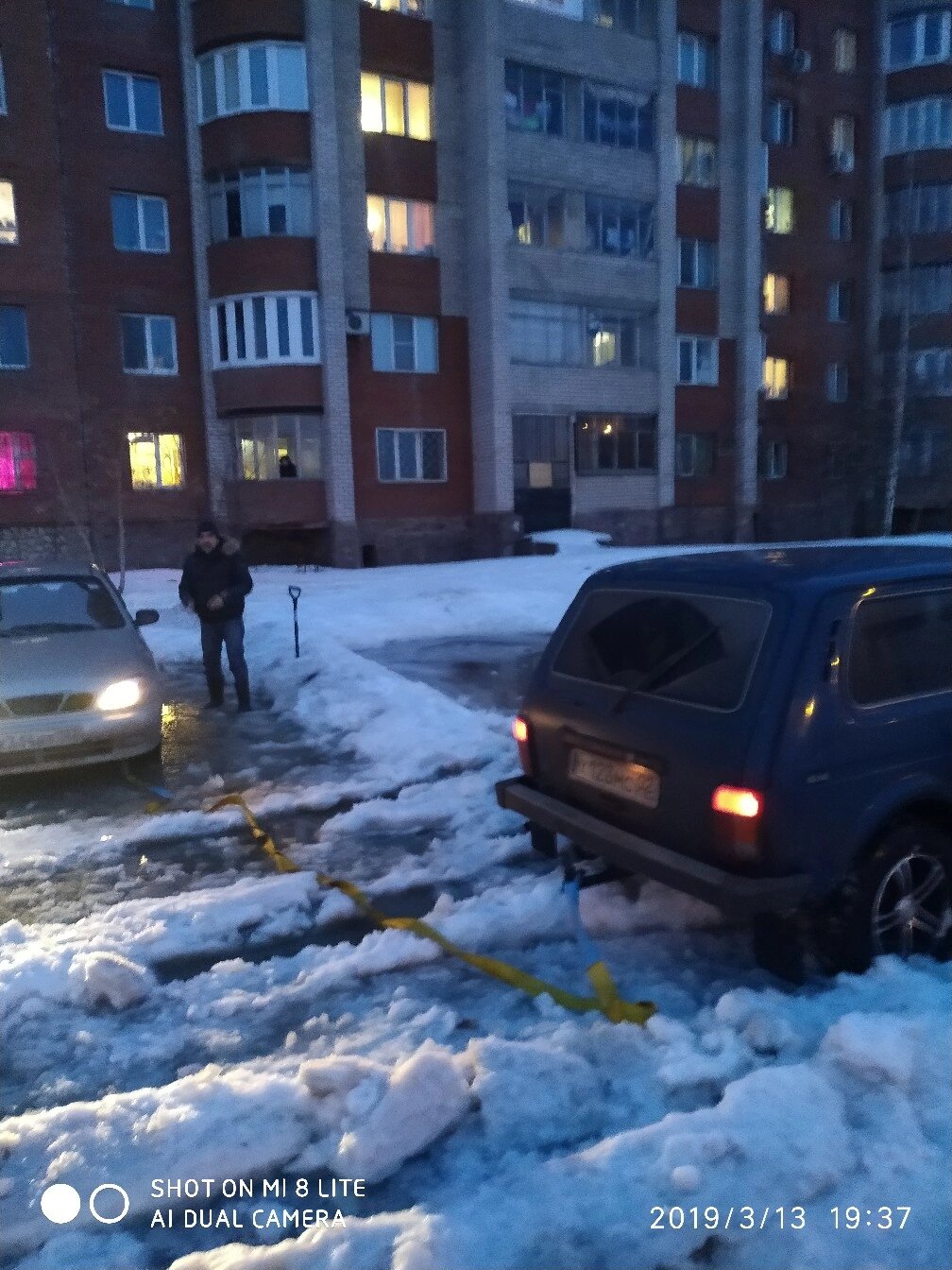 ваз нива, нива 2124 тонированная, автомобиль ночью, улица, мончегорск снег