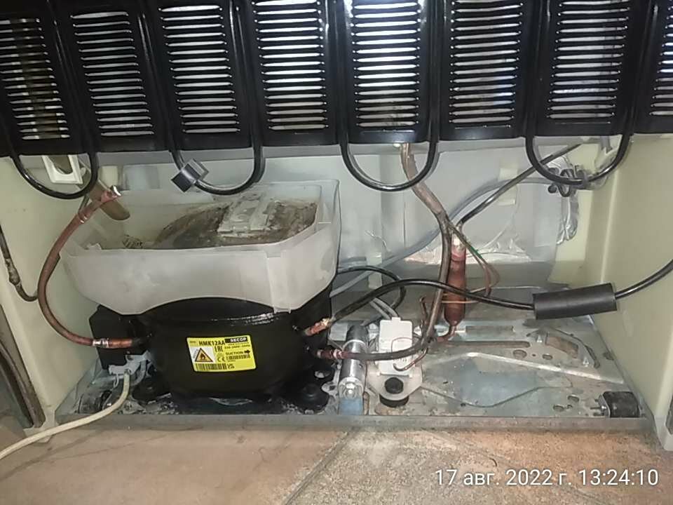 холодильник, двухкамерный холодильник, бытовая техника, холодильник liebherr сзади, бытовой холодильник