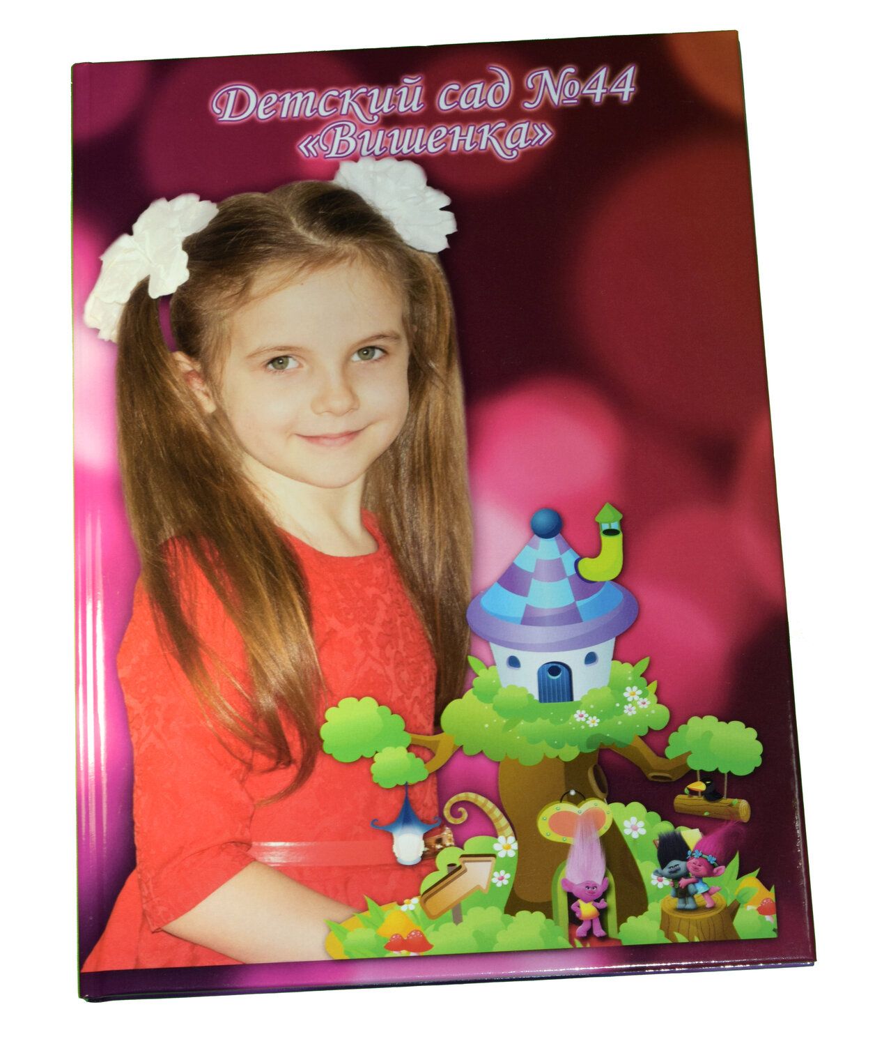 Выпускные альбомы в детский сад 25х25 см. в твердой обложке