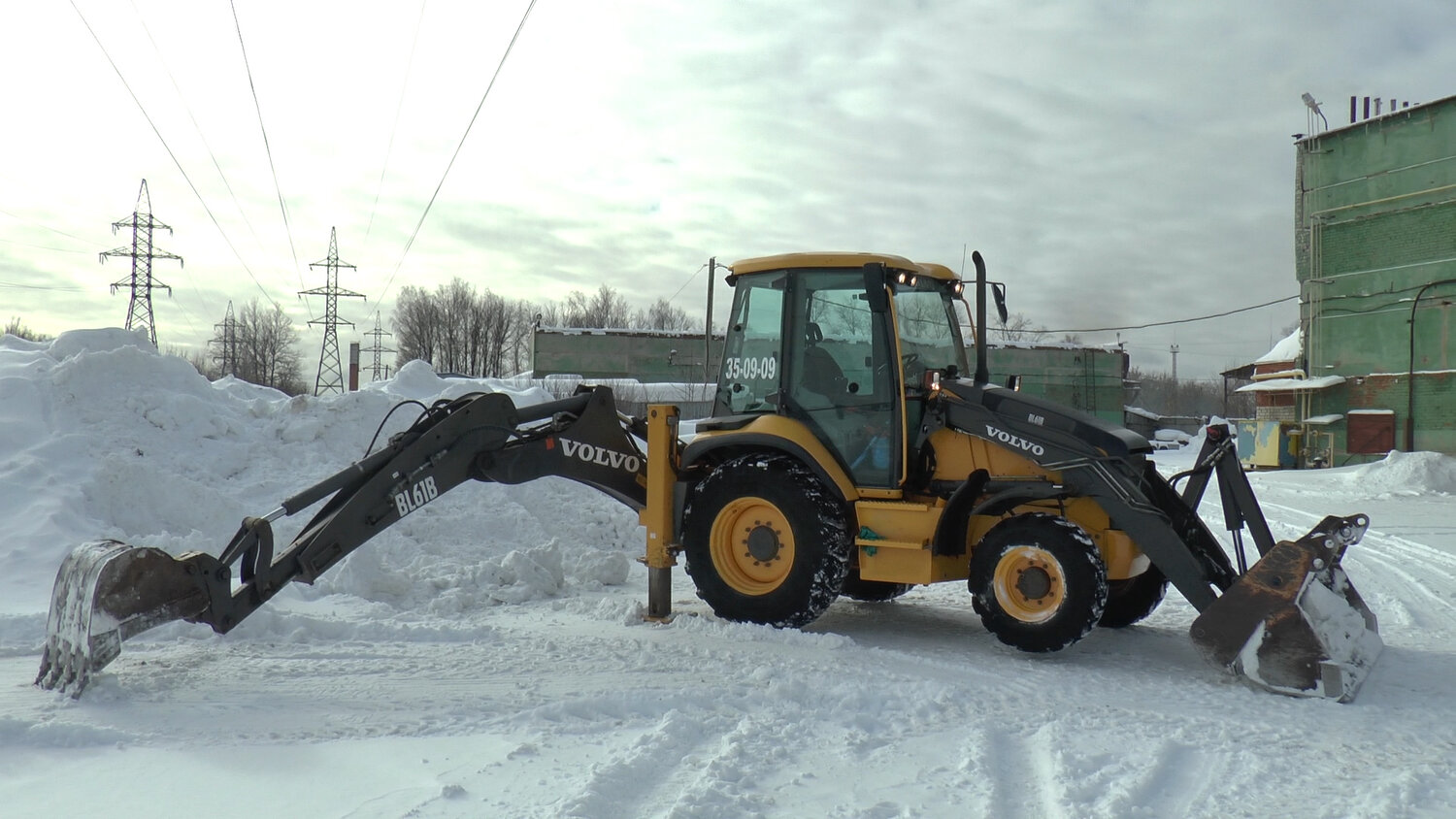 экскаватор погрузчик jcb, экскаватор-погрузчик jcb 3 c 1963 года, трактор jcb 3cx 2010-2011 год, вилочный погрузчик, экскаватор-погрузчик вольво bl уборка снега