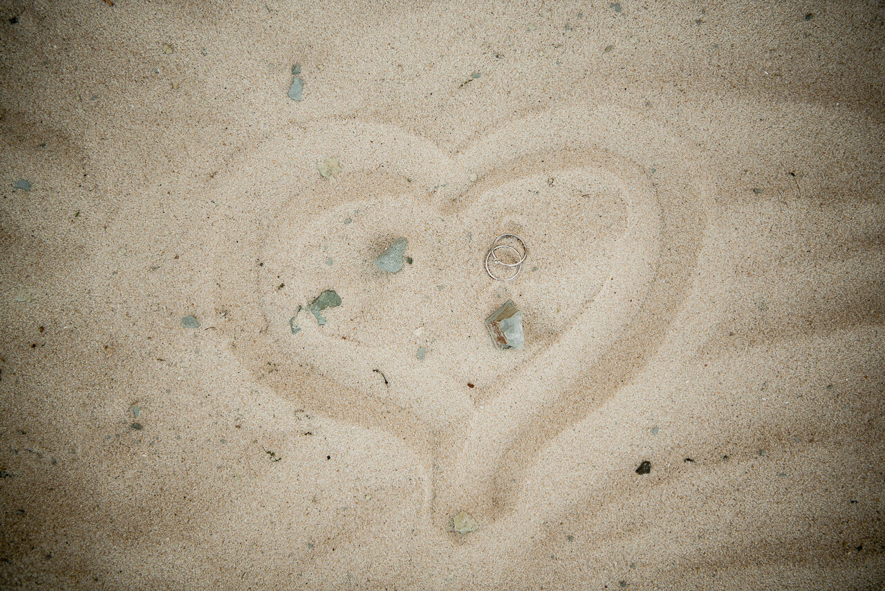 сердечко из песка в воздухе, буквы на песке, песка, песчаная, я люблю пески