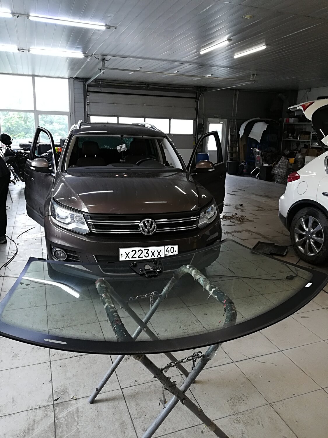 lada granta, автомобиль, авто, volkswagen, volkswagen tiguan