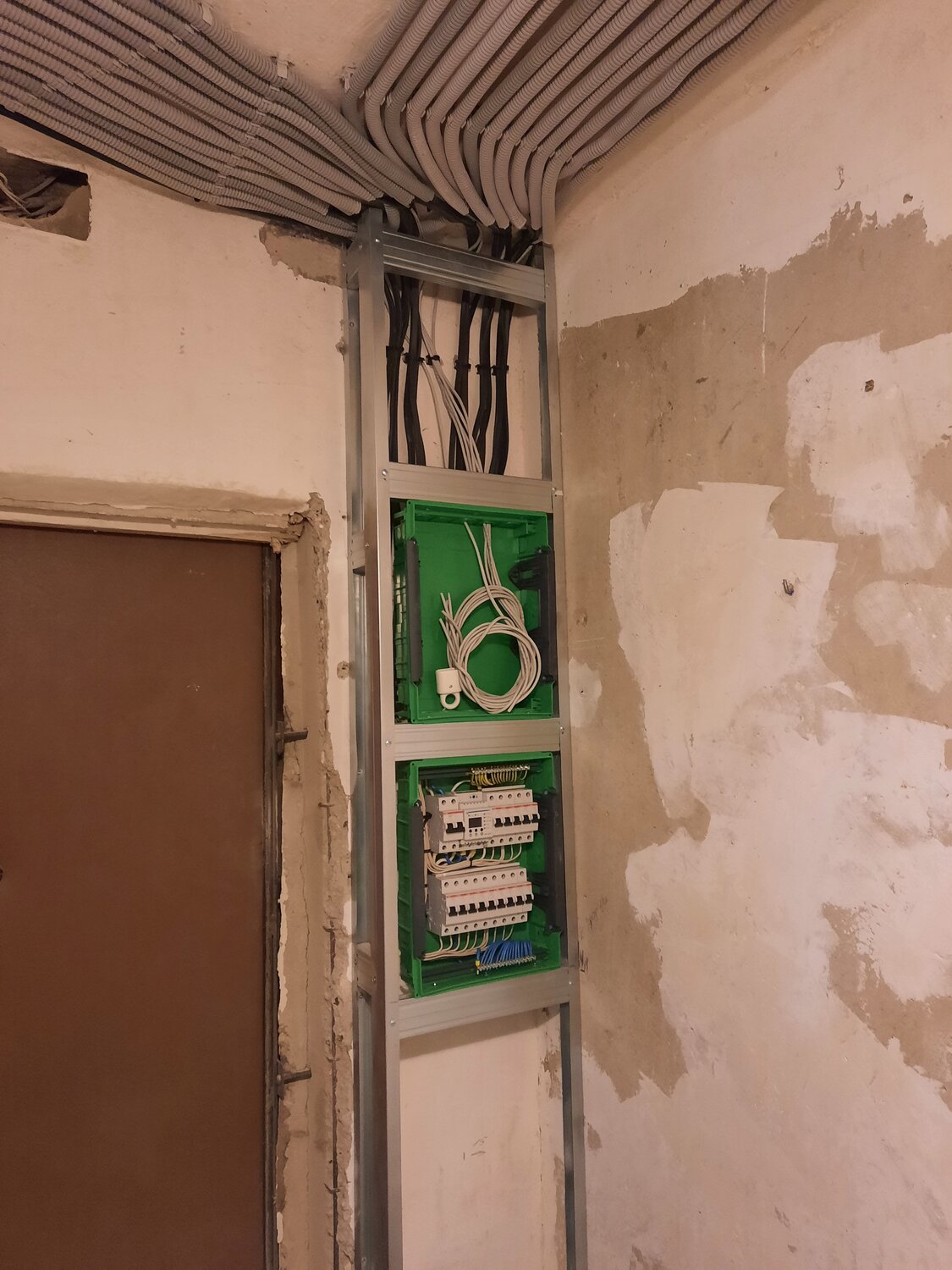 электрика в квартире, электромонтажные работы, электропроводка в доме, проверка электропроводки в квартире, замена электропроводки в квартире