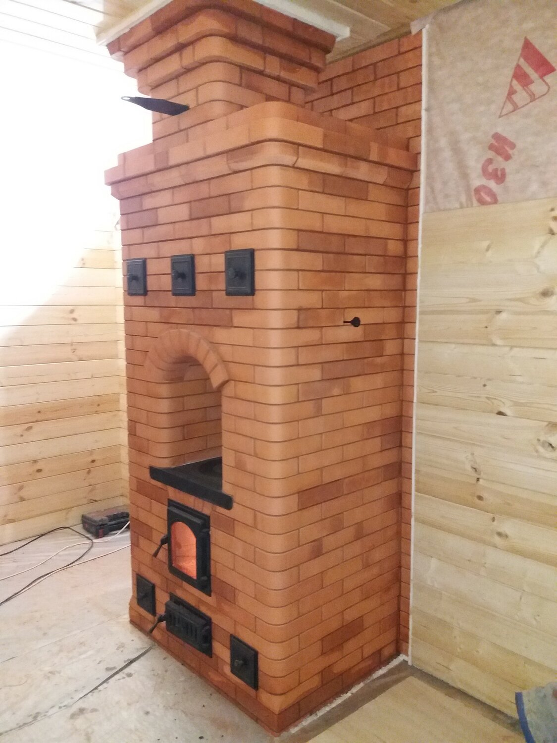 кирпичная печь шведка, кирпичная печь, кирпичная печь для дома, отопительная печь из кирпича, кирпичная печь шведка отопительно варочная