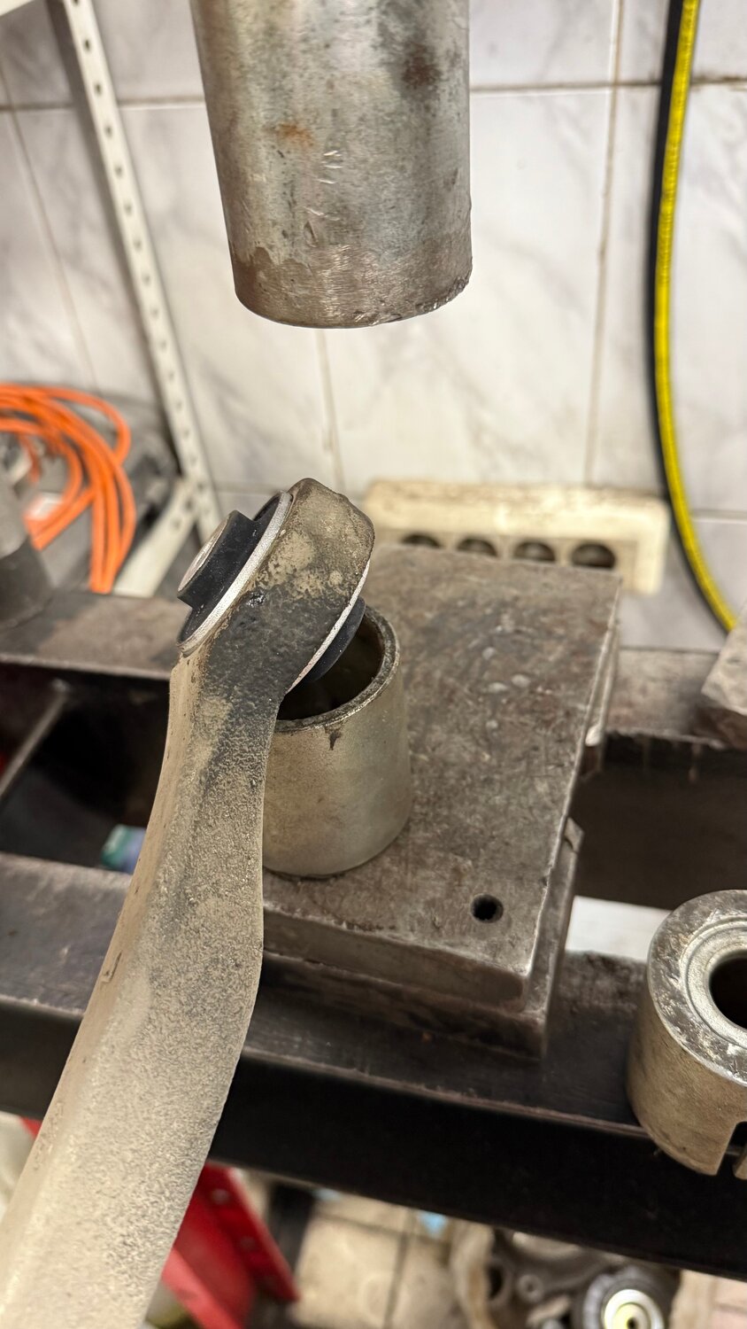 замена сайлентблоков передних рычагов, сайлентблоки переднего рычага, сайлентблок задний рычага переднего, замена сайлентблоков, сайлентблоки передних рычагов ауди а3