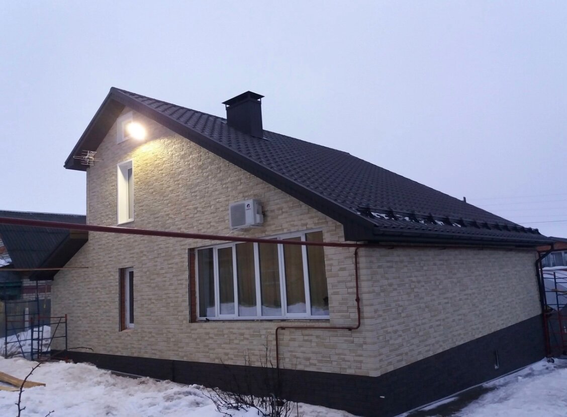 фасадная панель docke stein янтарный, фасадная панель для наружной отделки дома, фасадная панель docke, дома отделанные фасадными панелями, дома обшитые фасадными панелями