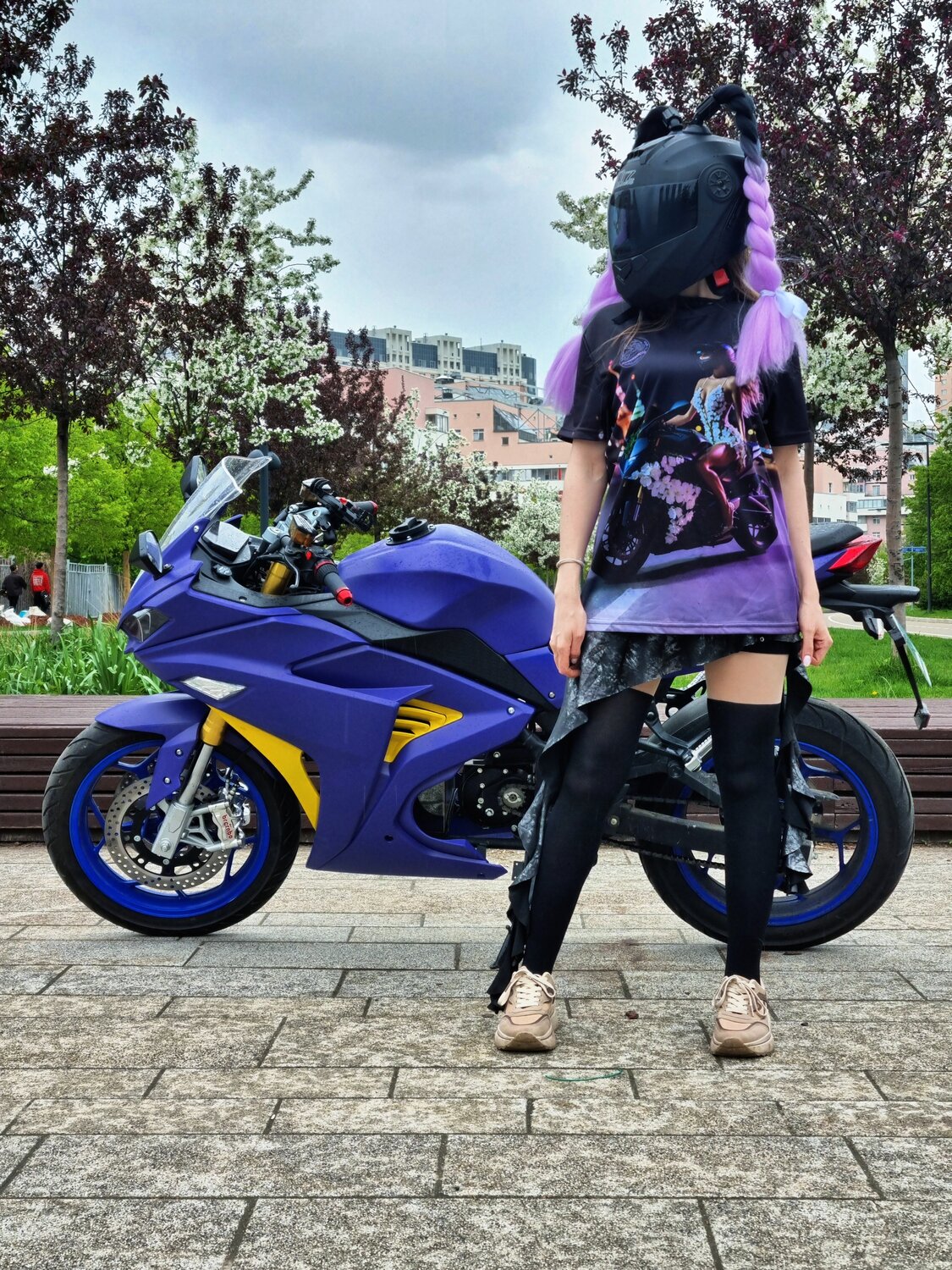 мотоцикл для девушек, фиолетовый мотоцикл, женские мотоциклы, мотоцикл спорт, спортивные мотоцикл