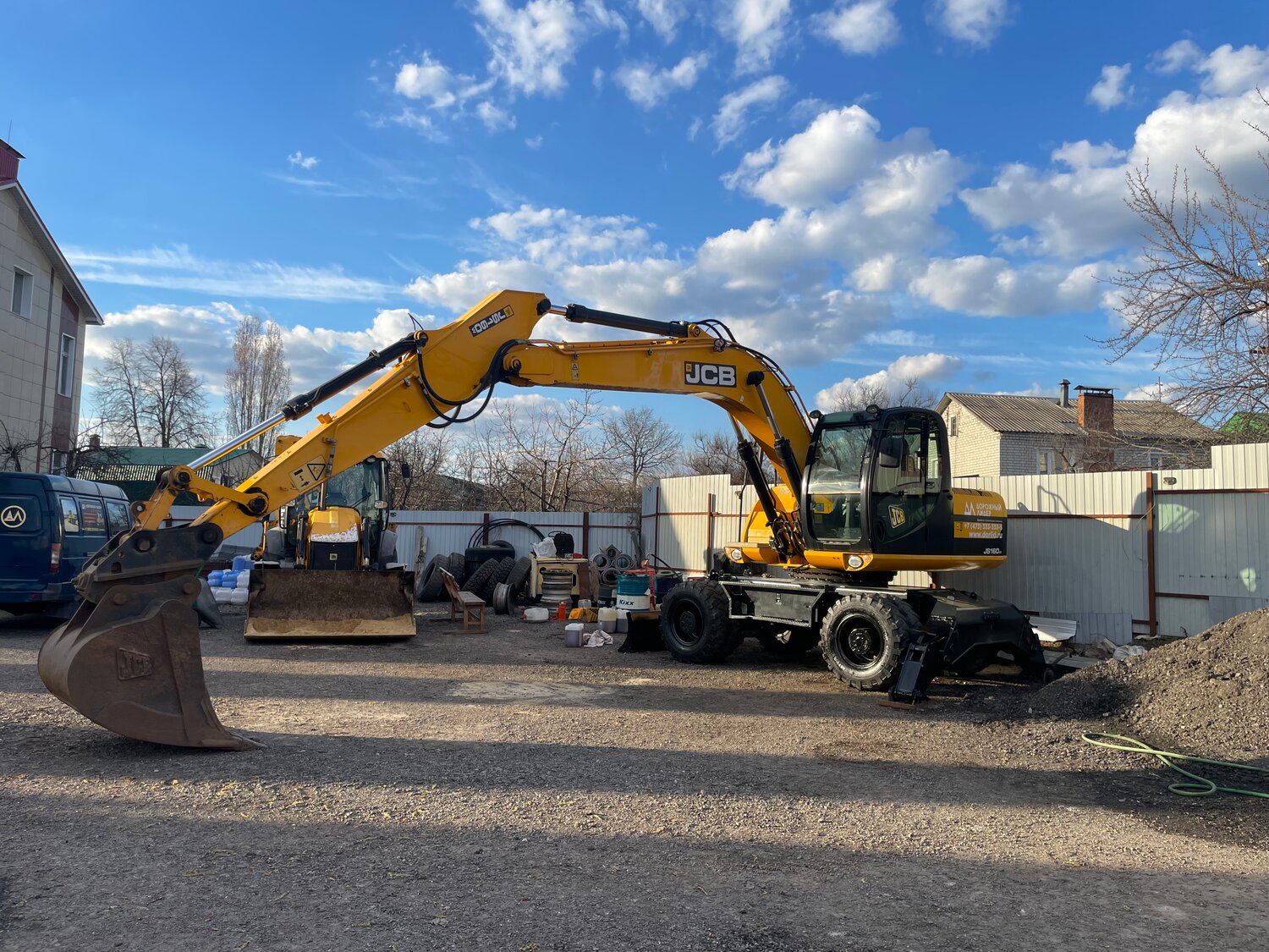 колесный экскаватор jcb js160w, экскаватор jcb js 160 w, колесный экскаватор jcb, экскаватор jcb js160w, колесный полноповоротный экскаватор