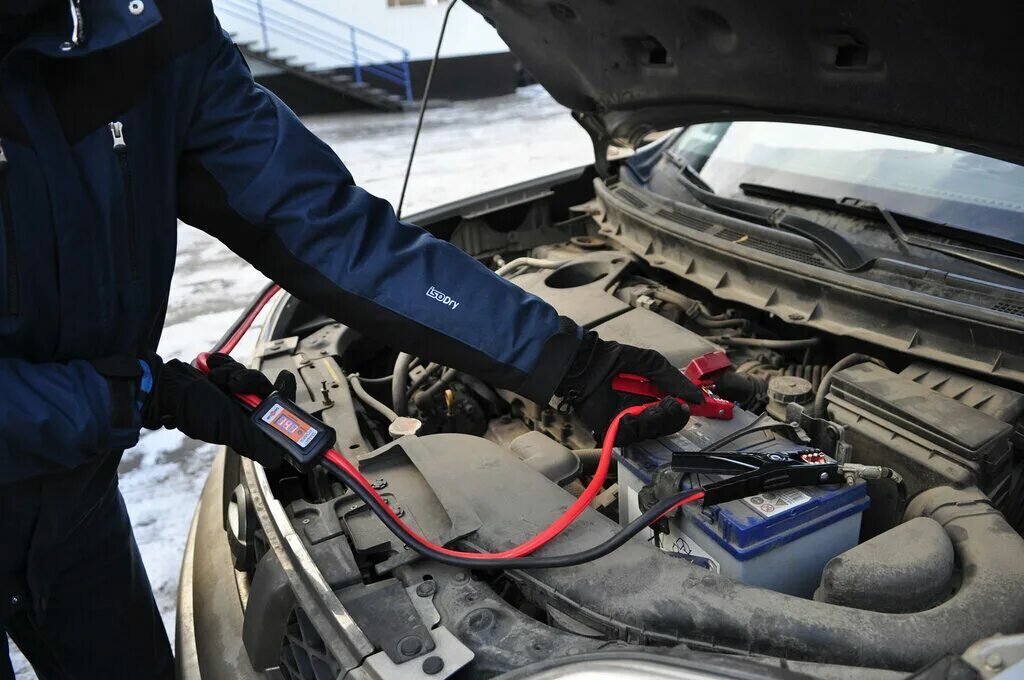 прикурить аккум от xc70, правильно прикурить автомобиль, прикурить аккумулятор автомобиля, прикурить автомобиль, зарядить аккумулятор автомобиля