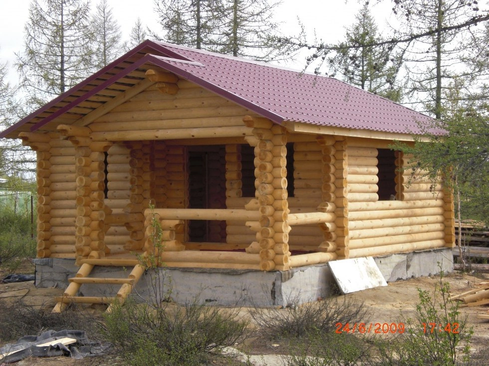 рубленная баня с верандой, баня 6х6 из оцилиндрованного бревна, бани из оцилиндрованного бревна, баня из оцилиндрованного бревна 6х4, баня из оцб под ключ