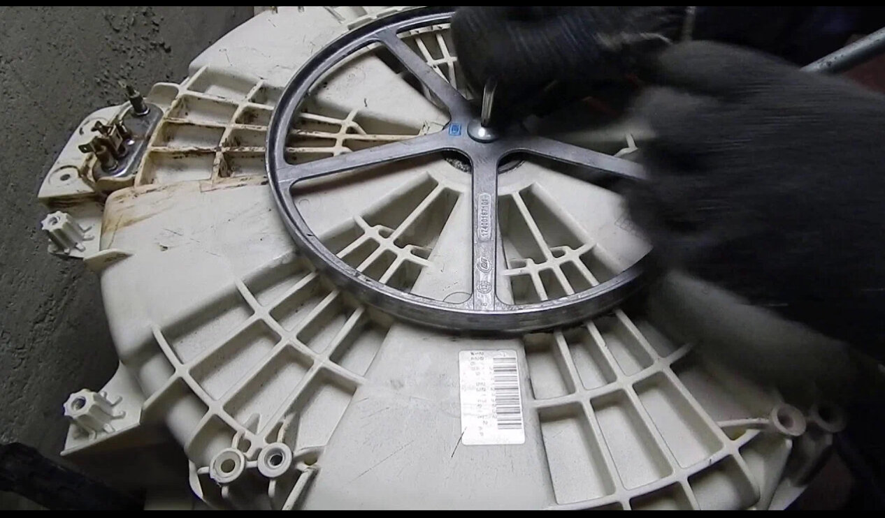 шкив барабана аристон автф 129, замена подшипника на стиральной машине, шкив стиральной машины, шкив барабана стиральной машины, барабан стиральной машины индезит