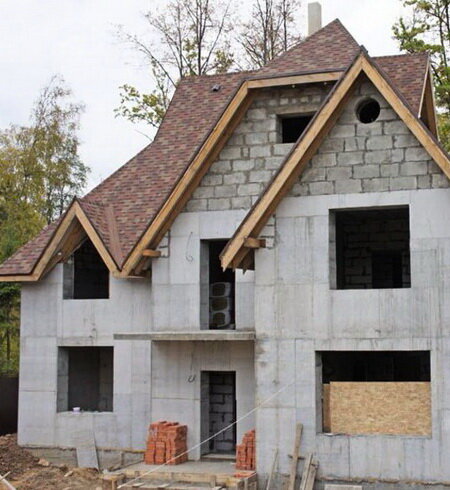 дом монолитный, строительство дома из газобетона, стройка дома, дом из газобетона, монолитное строительство частного дома